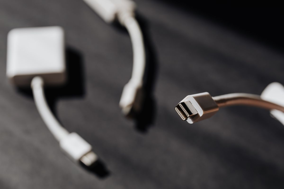 Cabo DisplayPort 1.4 · 2 m