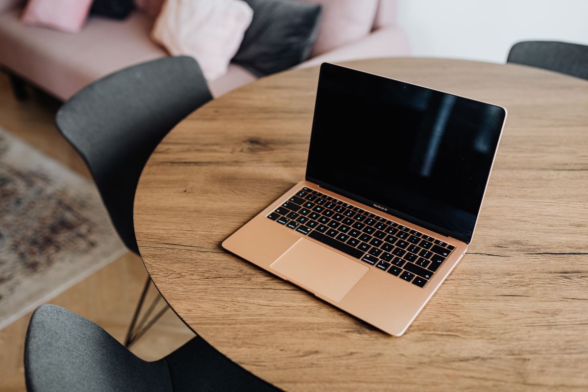 MacBook Air 13" 2020 · M1